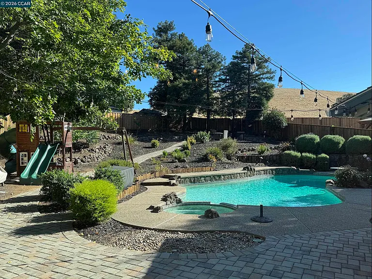 1105 Fair Weather Cir — Photo 3