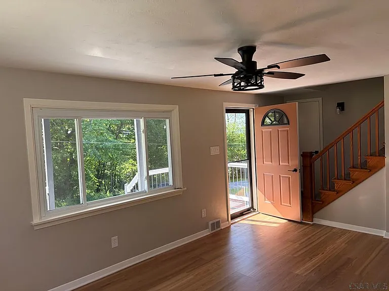 226 Suie St — Photo 4