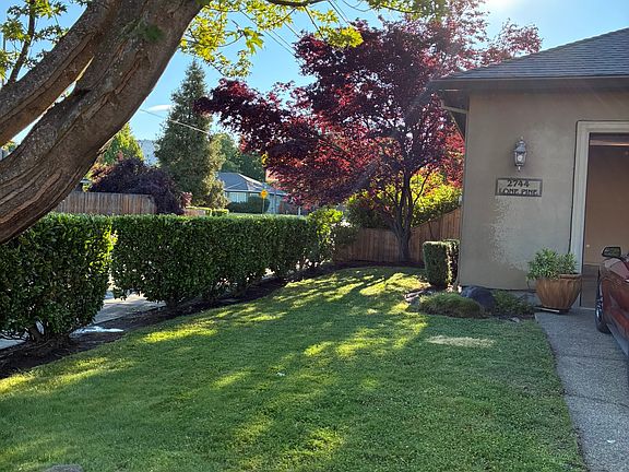 5th image of 2744 Lone Pine Rd