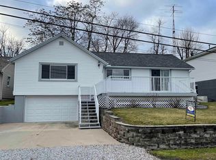 1499 Round Lake Hwy, Manitou Beach, MI