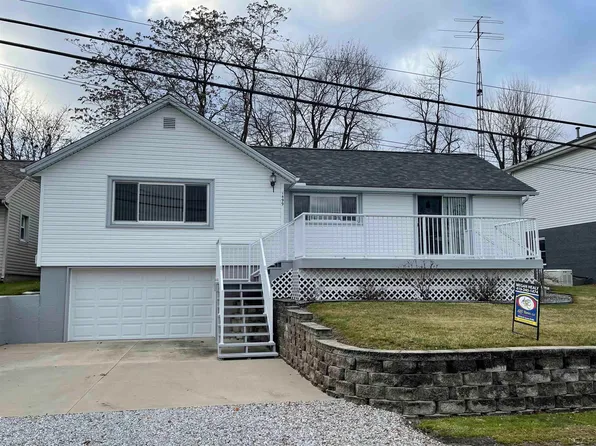 1499 Round Lake Hwy, Manitou Beach, MI 49253