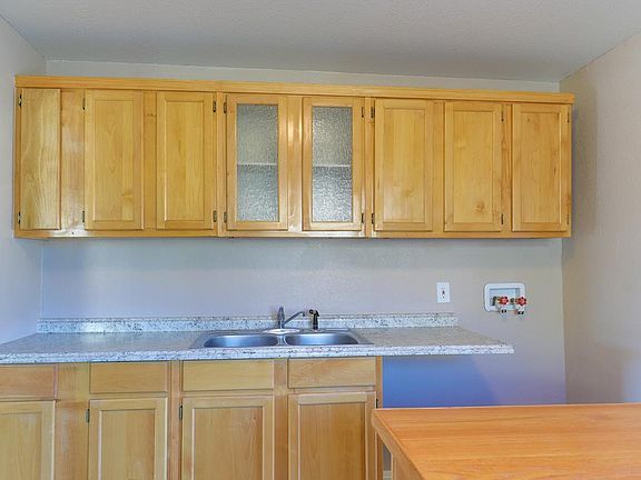 5th image of 811 Lomita Dr
