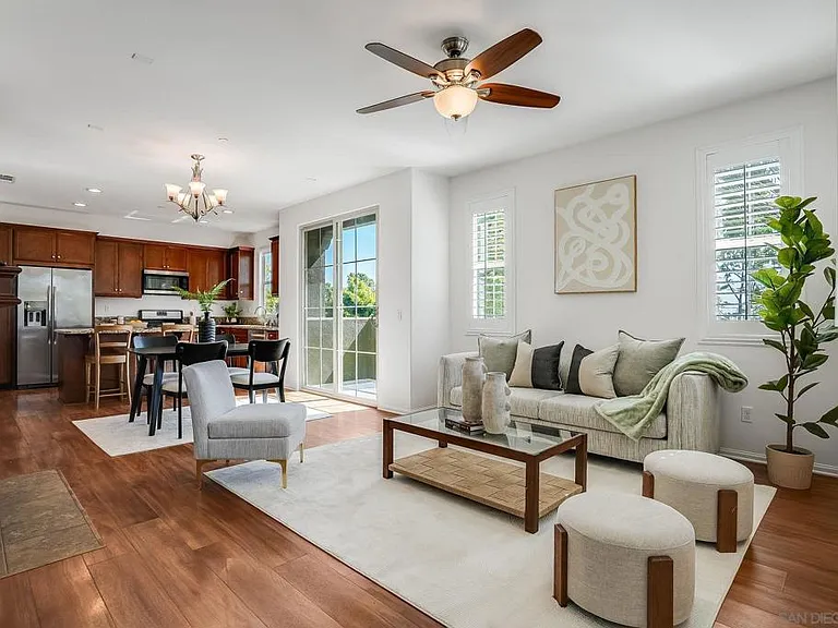 1876 Champagne Ct #5 — Photo 36
