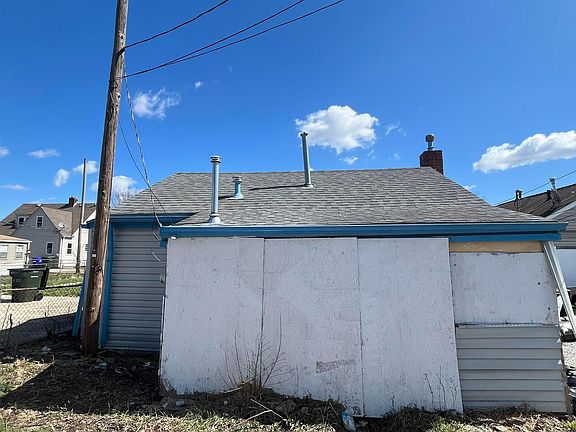 5th image of 533 Helen St