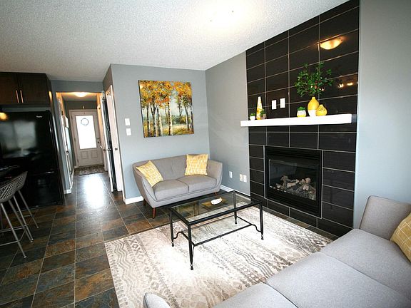 4th image of 826 37a Ave NW