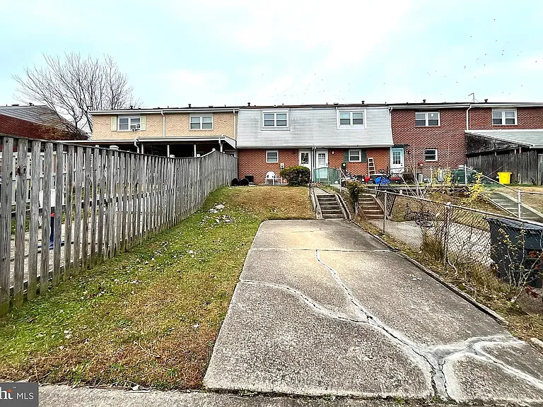 1014 Stormont Cir — Photo 11