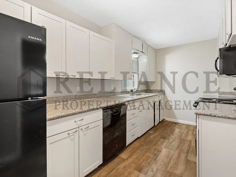 726 S Bonn St — Photo 2