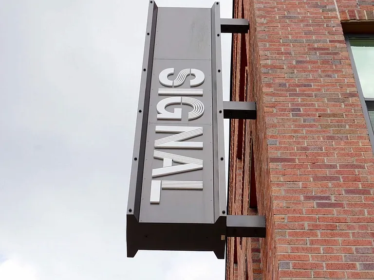 Signal — Photo 20