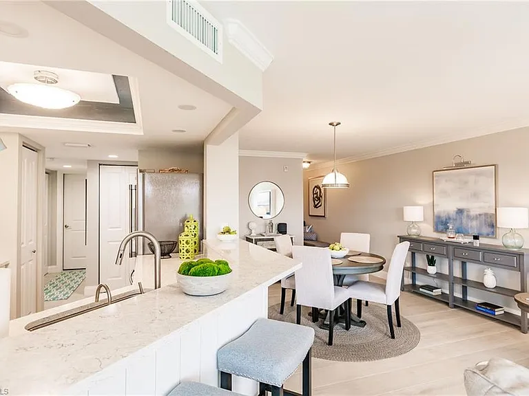 900 Collier Ct #406 — Photo 7