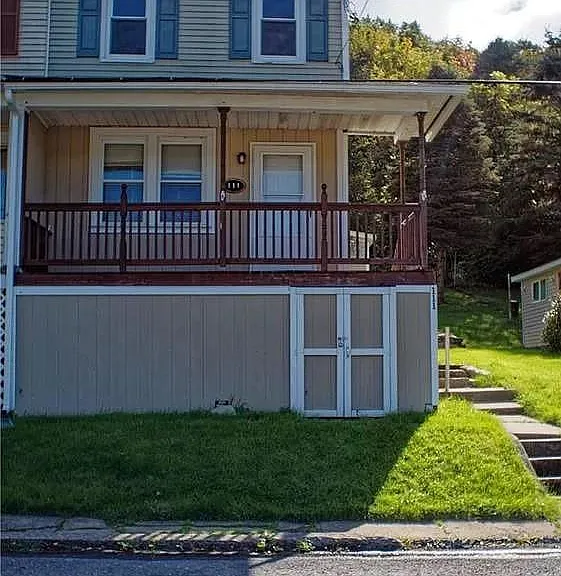 111 E Railroad St — Photo 1