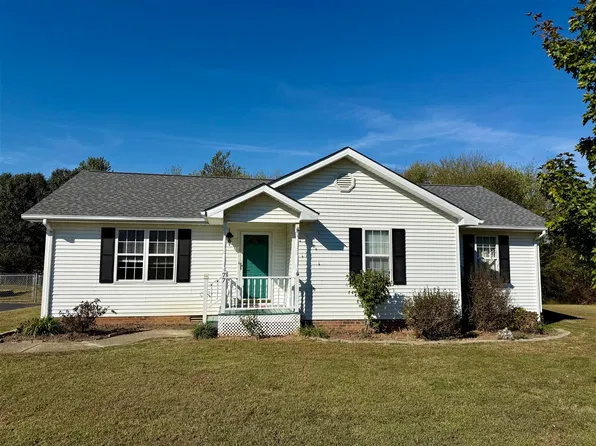 77 Bent Tree Ln, Scottsville, KY 42164