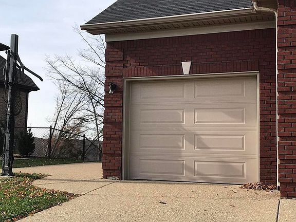 2nd image of 573 Hill Terrace Dr