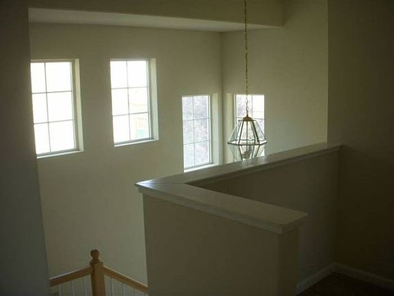 5th image of 2048 Tivoli Ln