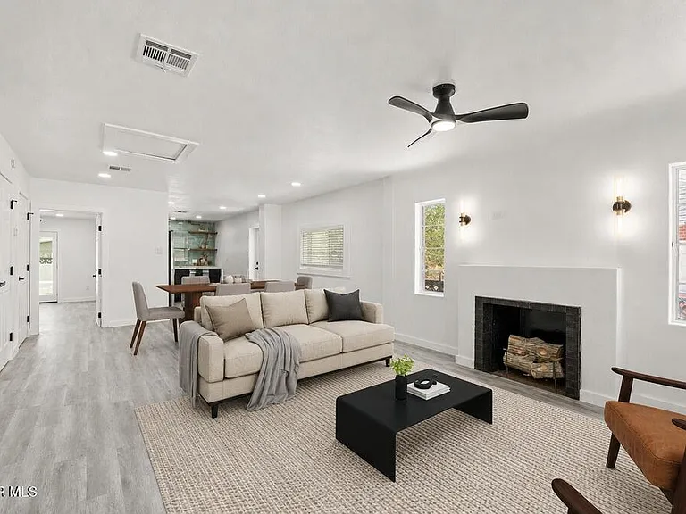 3221 N Stanton St — Photo 14