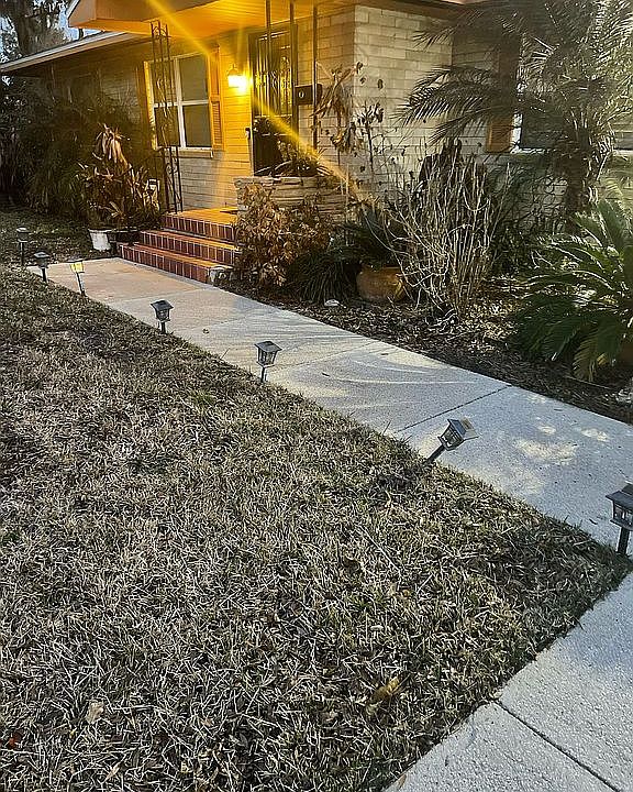 1st image of 628 W Voorhis Ave