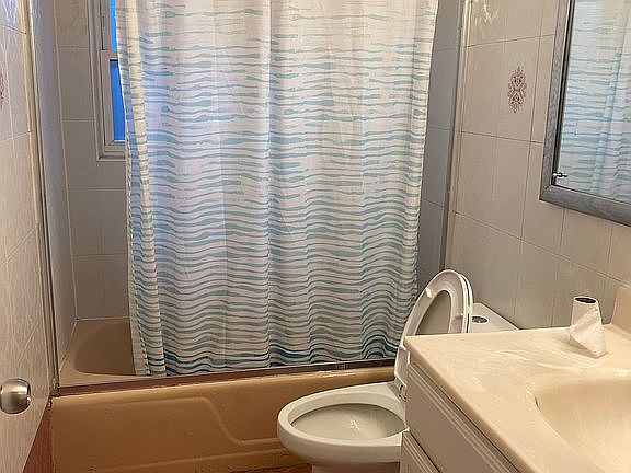 5th image of 6117 Bell Blvd #2