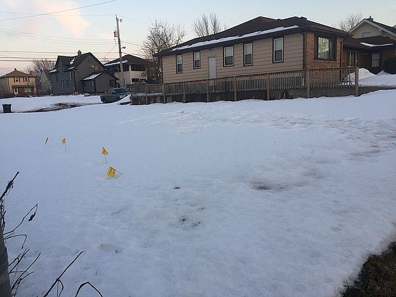 4th image of 3642 Fremont Ave N