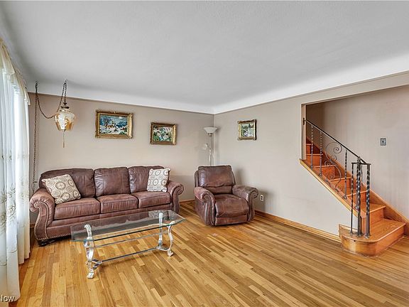 3rd image of 21250 Milan Ave