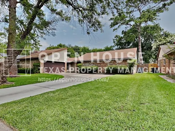 12706 Pantano Dr, Houston, TX 77065