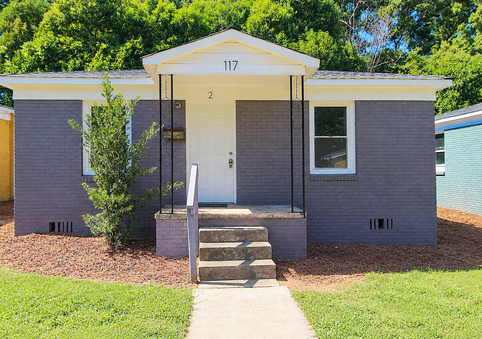 117 Skyland Ave — Photo 2