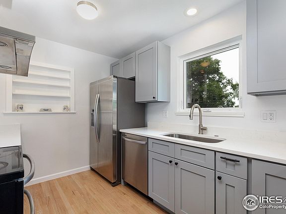 4th image of 324 Peerless St