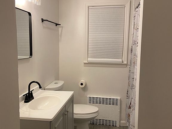4th image of 18 Pershing St