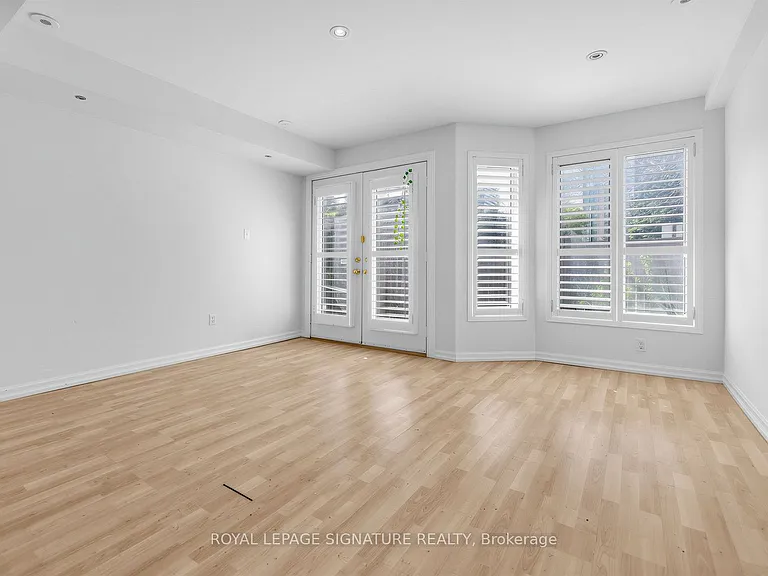 29 Coburg Cres — Photo 15