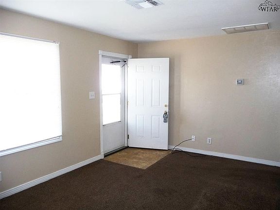 2nd image of 2919 Featherston Ave