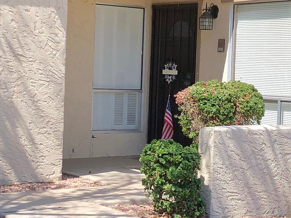 1st image of 252 W Maya Dr