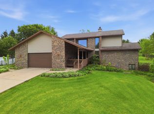3261 N Silver Ridge Dr, Oregon, IL 61061