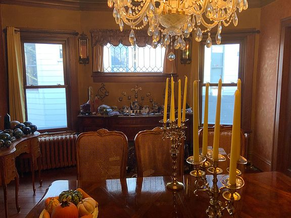 3rd image of 2408 Fremont Ave S #2