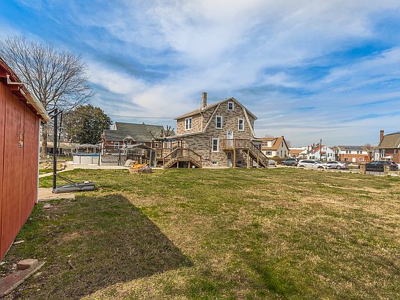 HUGE yard/pool/deck/2car gar