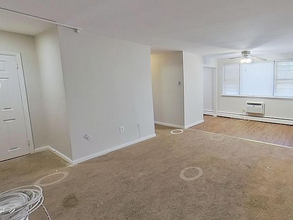 2nd image of 2100 Glendale Ave