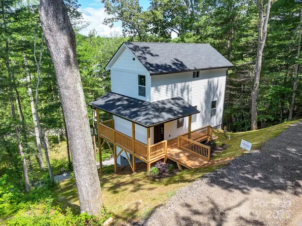 62 Toms Park Cir, Hendersonville, NC 28792