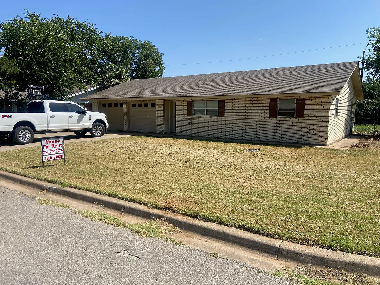 3 bed, 1352 sqft, $1,650 — Photo 2