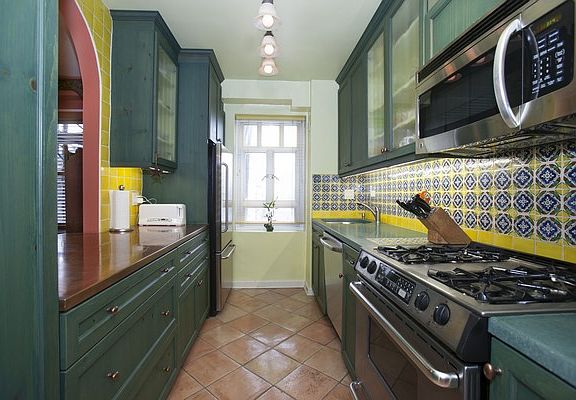 4th image of 20 E 9th St #9J