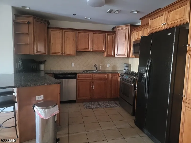 2 bed, 2.0 bath, $2,500 — Photo 3