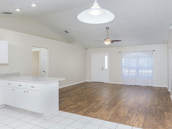 3rd image of 731 Kemper Ave