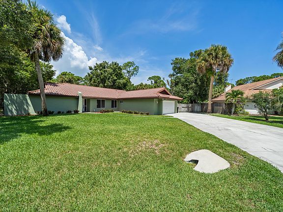 3rd image of 910 Elyse Cir
