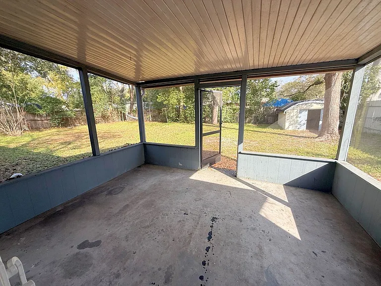 7609 Tacony Dr — Photo 17