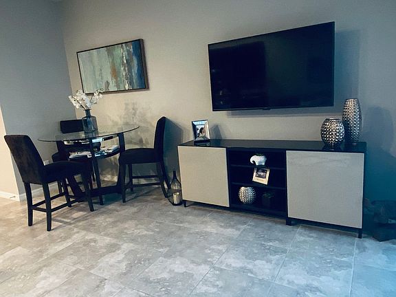 3rd image of 7051 Summer Holly Pl