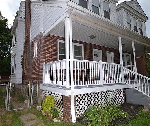 2nd image of 990 Olive St