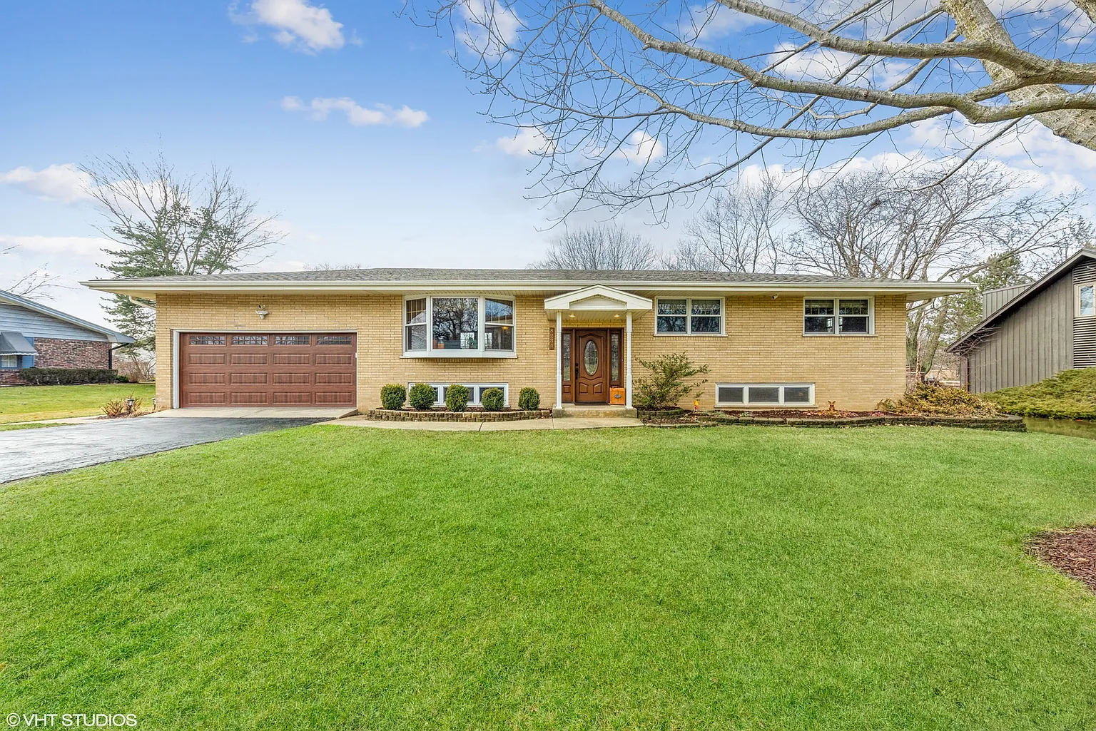 8234 Independence Dr photo 1