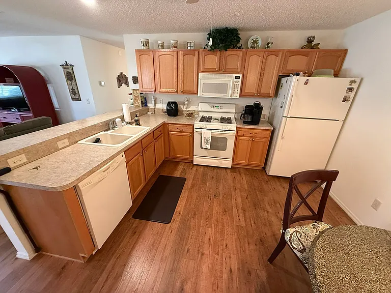 1725 Simpsonville Ln — Photo 12