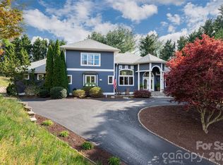 6 Oxford Ct, Asheville, NC 28804