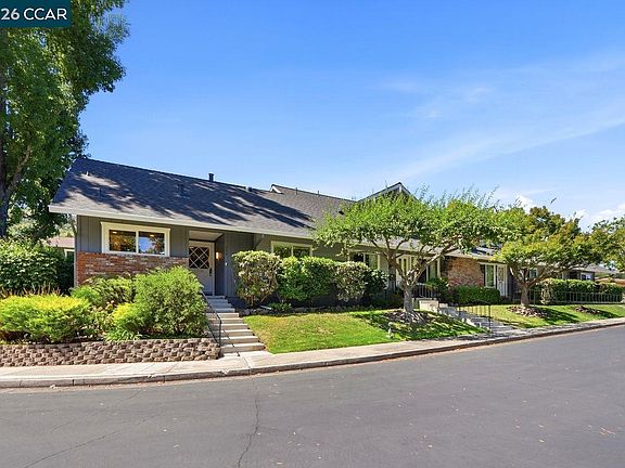 3rd image of 202 Miramonte Dr