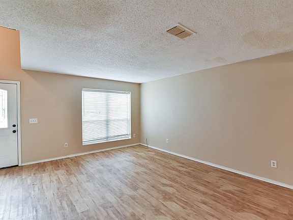 5th image of 6925 Wooddale Dr