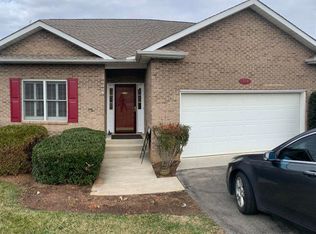 1144 8th Fairway Ln, Huddleston, VA 24104