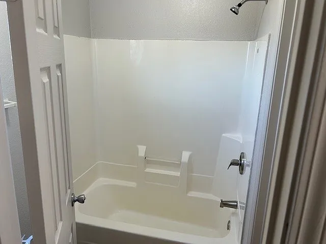 6773 Boston Dr — Photo 10