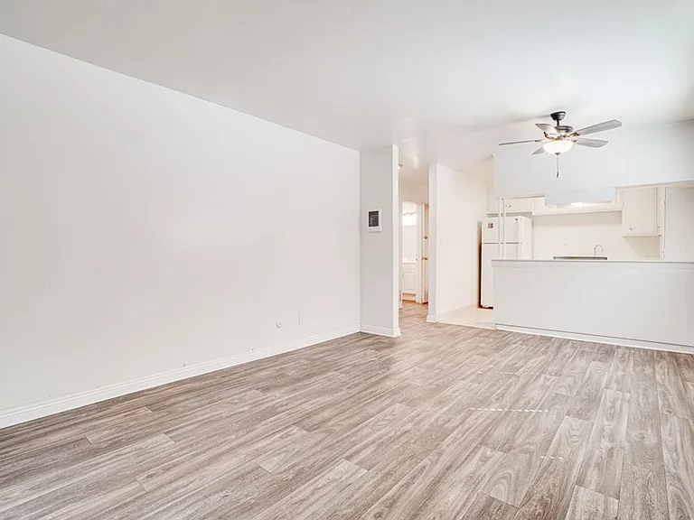 Florida Place — Photo 5